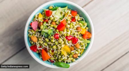 healthy recipes, healthy eating, making healthy recipes at home, monsoon cravings, tasty food, sprout bhel recipe, making sprout bhel at home, indian express news