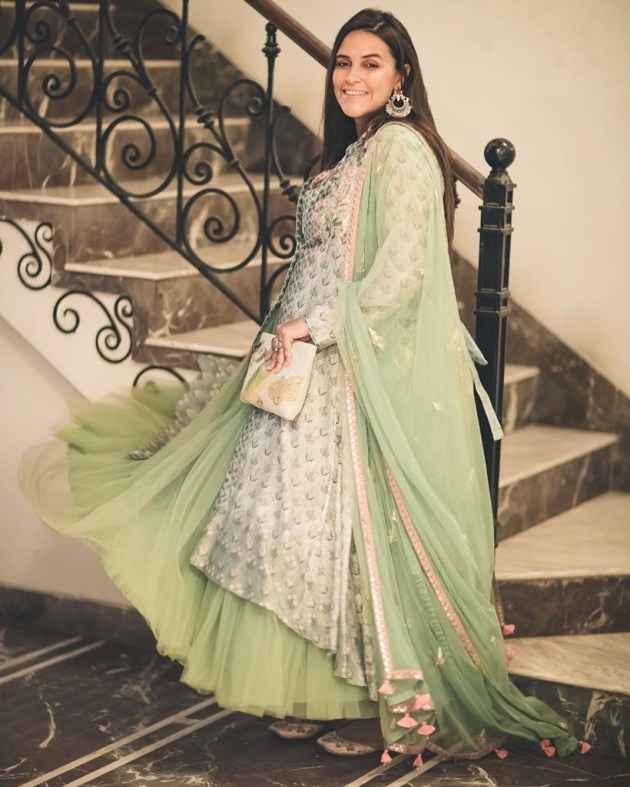 neha dhupia maternity fashion looks