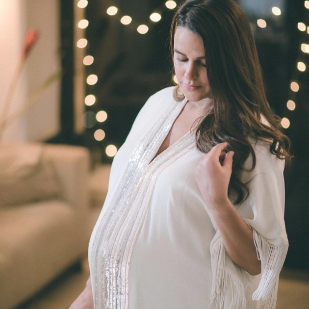 neha dhupia maternity fashion looks