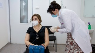 US administers 373.5 mln doses of COVID-19 vaccines: CDC