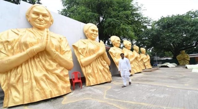 VIP chief Mukesh Sahni with statues for Phoolan Devi. (Photo: Twitter/@NishadLautanram)