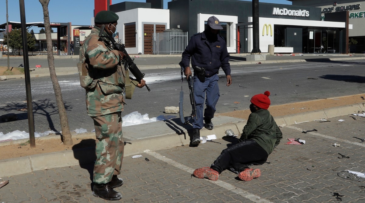 Rioting Looting Continues In South Africa Deaths Up To 32 World