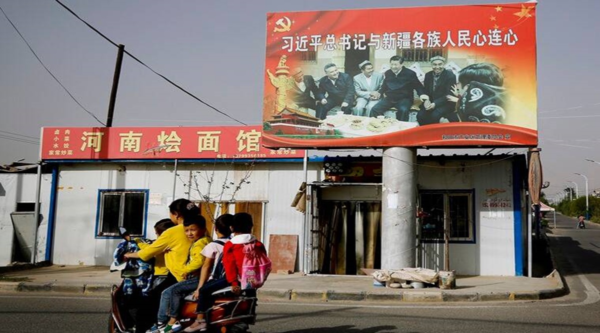 Il Pakistan accetta la “versione cinese” del trattamento dei musulmani uiguri nello Xinjiang: Imran Khan