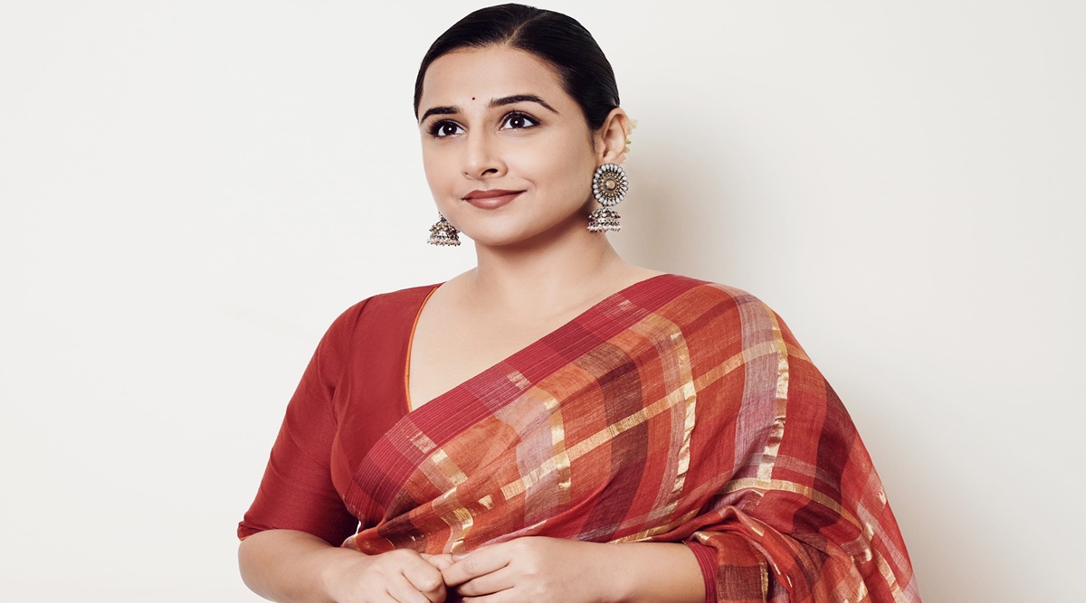3 times Vidya Balan stole the show in her classic black saris, Vogue India