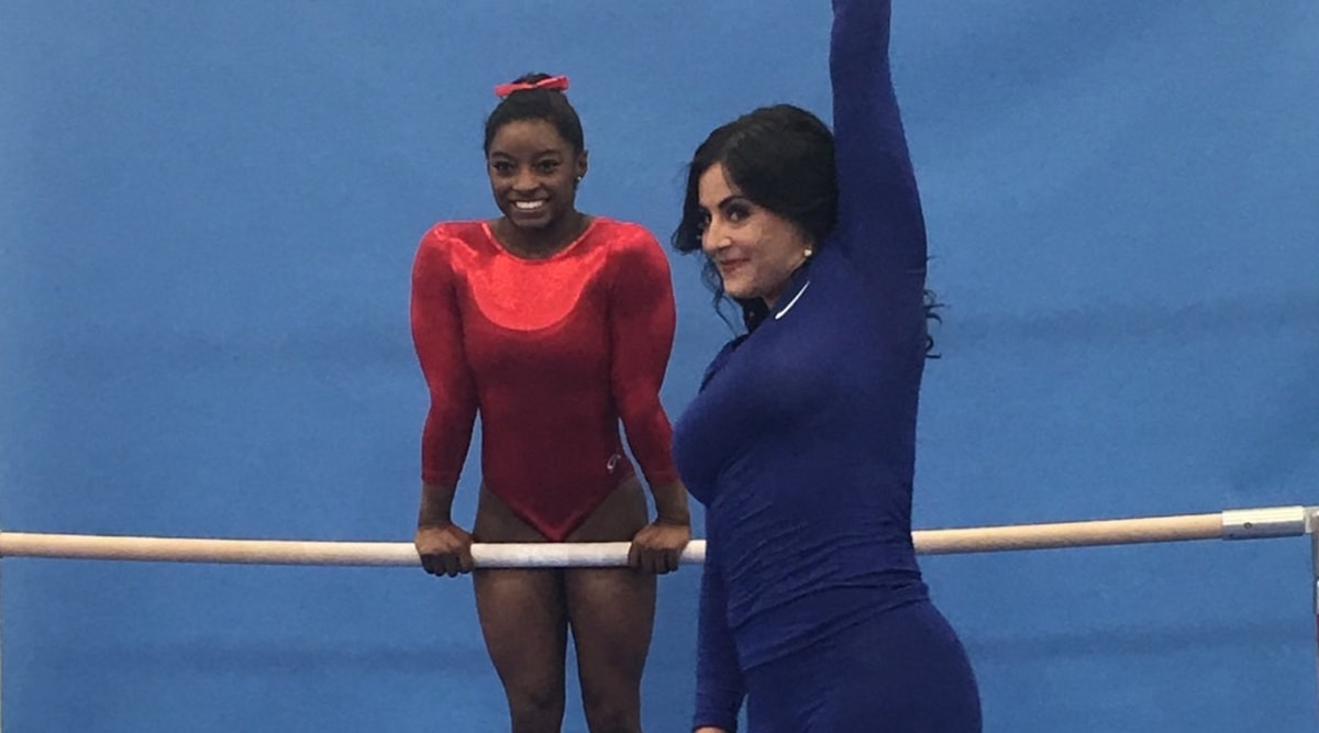 Dominique Moceanu with Simone Biles back in 2016. (Twitter/Dmoceanu)