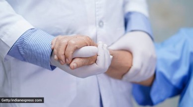 doctors on cancer patients vaccination, cancer patient vaccination, vaccination benefits for cancer patients, indianexpress.com, indianexpress, vaccination and cancer patients,