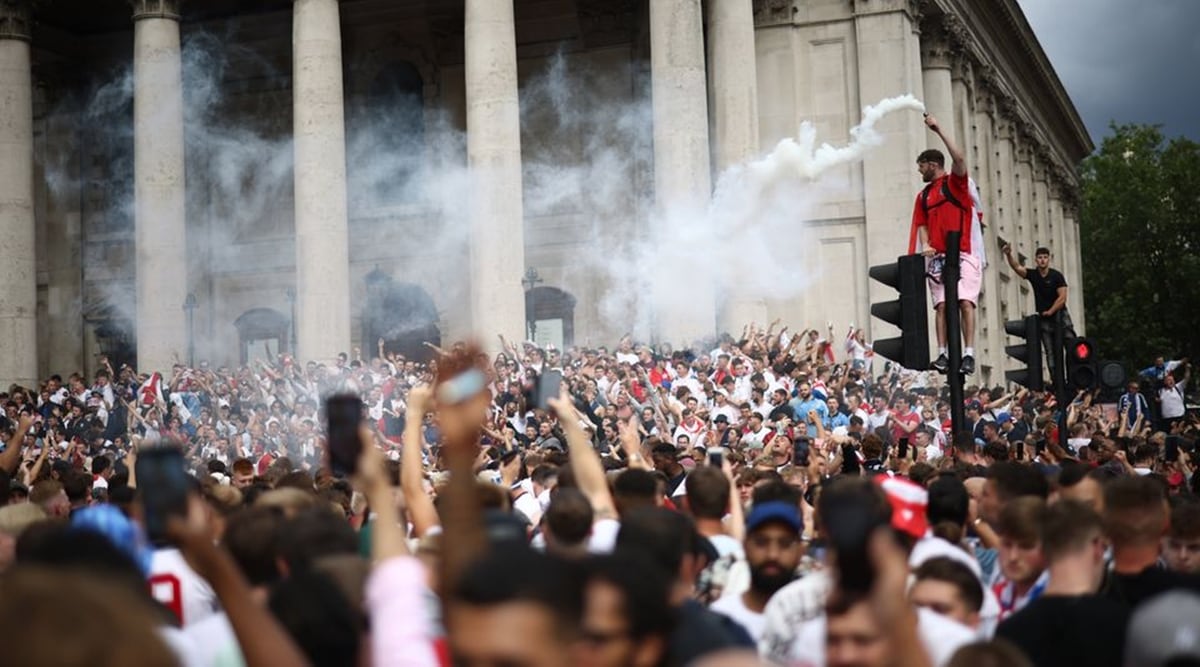 Euro 2020: Fans attempt to storm Wembley ahead of England ...