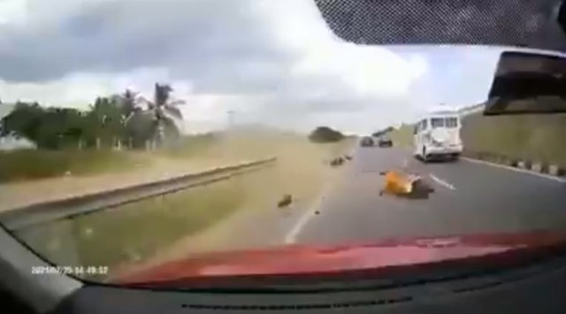 Visuals of the incident, captured on the dashcam of another car, went viral on social media. (Photo: Twitter screengrab)