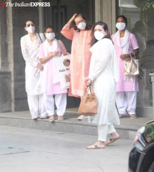 kareena, mom babita