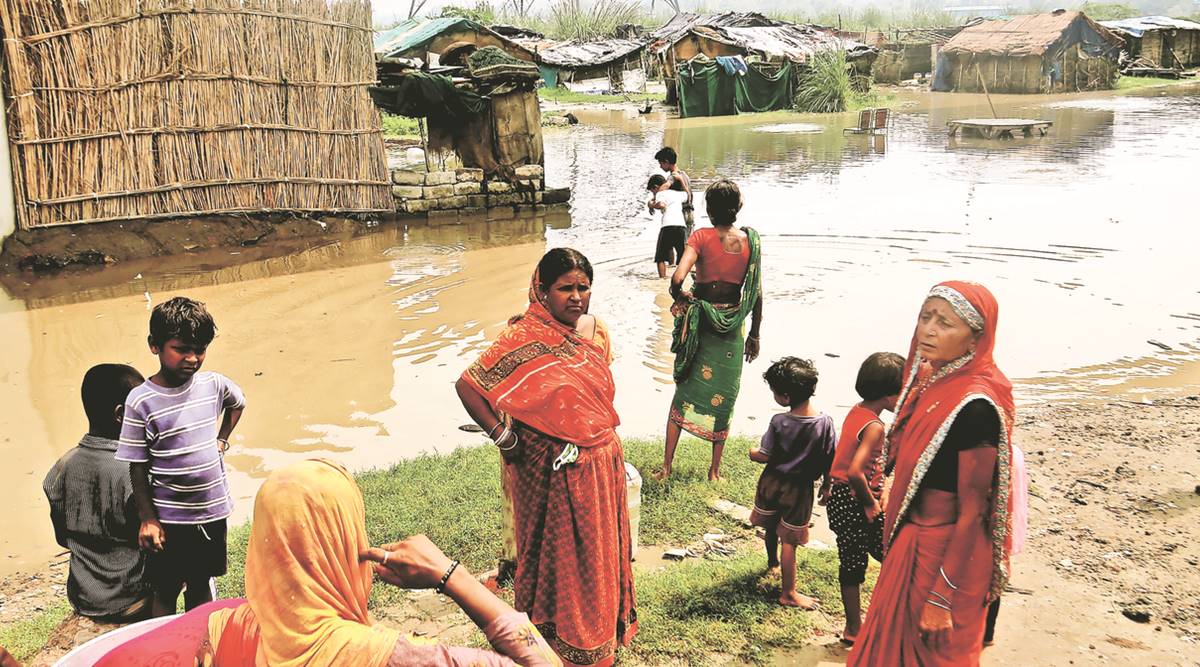 As Yamuna swells, those on the riverbanks scramble for shelter