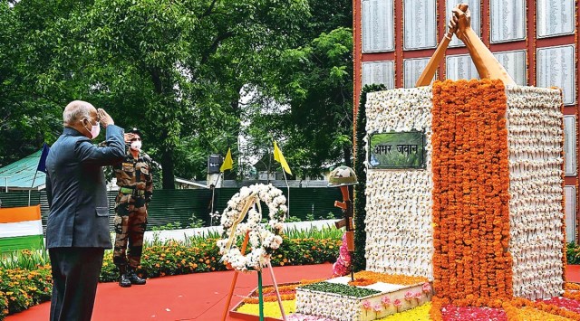 President Ram Nath Kovind at the Dagger War Memorial in  Baramulla, Jammu & Kashmir. (Photo: PTI)