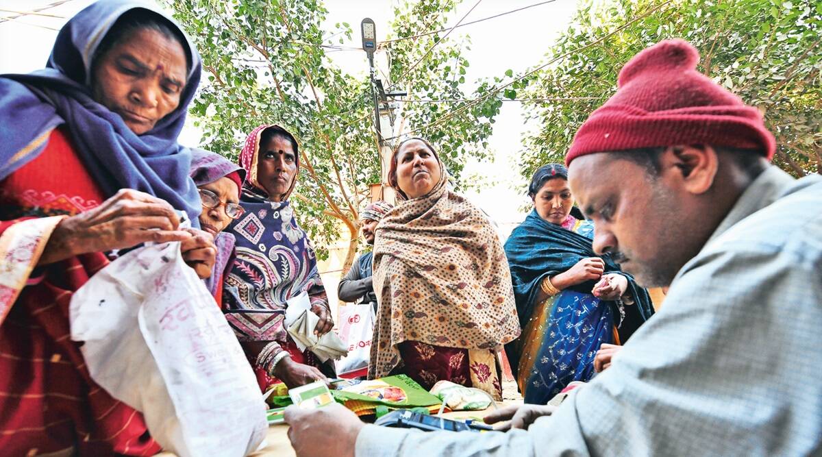 Delhi: Ration distribution gathers pace, some hiccups remain