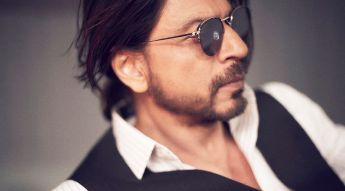 Avinash Gowariker shares latest photo of Shah Rukh Khan: ‘King is King