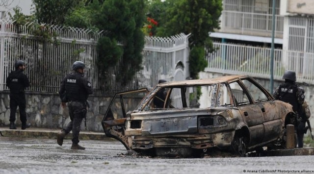 Venezuela: Dozens killed in clashes between police and gangs in Caracas ...