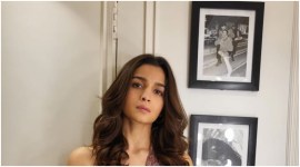 Alia Bhatt- Ranbir Kapoor kissing