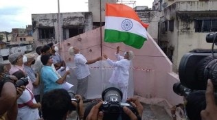 CPI(M), Independence Day, tricolour, West Bengal, Left Front, Biman Bose, national flag, Alimuddin Street, Kolkata, national anthem, Indian express, indian express news, kolkata news