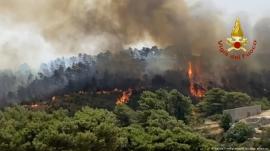 Italy, fires, blaze, Reggio Calabria, Sicily, Sardinia, world news, indian express news, indian express