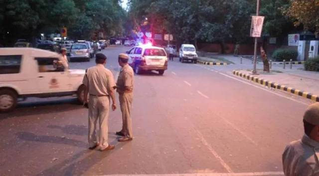 Delhi police, delhi stabbing, Sarita vihar stabbing, Delhi crime, Delhi news, Indian express