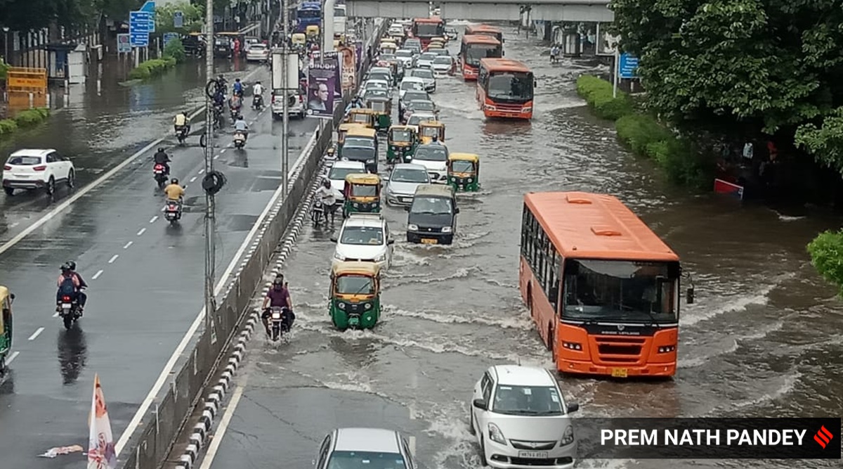 Delhi rains, Delhi waterlogging, Delhi traffic update, Delhi traffic news, Delhi rain news, Delhi weather today, Delhi news, IMD, Indian express