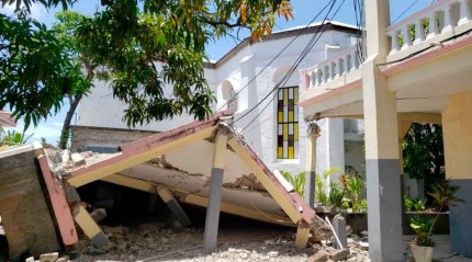 7.2 magnitude earthquake hits Haiti; at least 227 killed