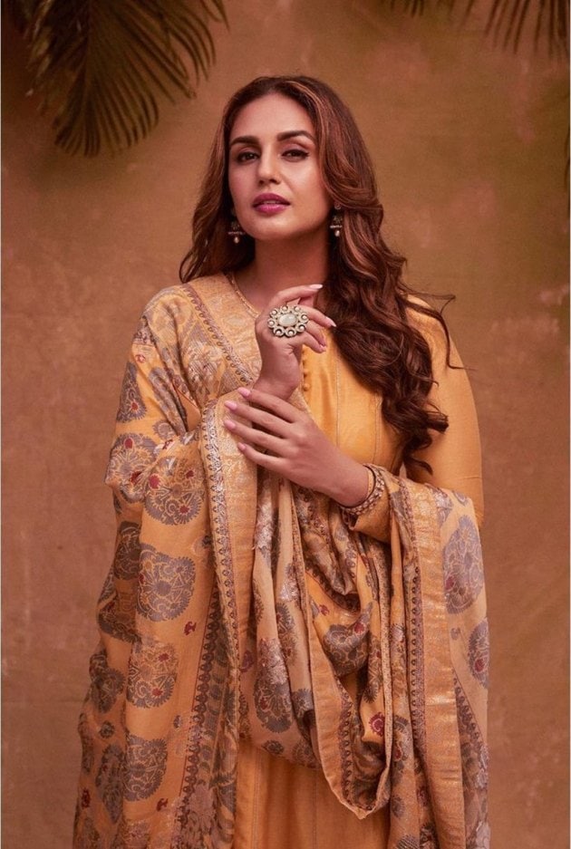 fashion hits and misses, fashion hits, fashion misses, fashion, bollywood fashion, celebrity fashion, malaika arora fashion, celebrity looks, ranveer singh, kriti sanon, bollywood looks, celebrity outfits, sonakshi sinha, rakul preet, karisma kapoor, lifestyle, indian express