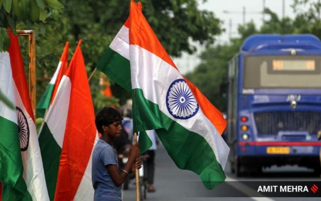 Independence Day, Independence Day 2021, Indian Independence Day, flags, making of the Indian flag, making of the tricolour flag, photos, indian express news