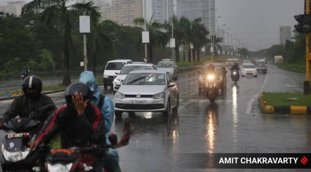 Weather Today Live: Sustained and widespread rains will continue tomorrow in Maharashtra and Gujarat, following which it is likely to decrease, the IMD said in its daily weather bulletin. (Express photo by Amit Chakravarty/File)