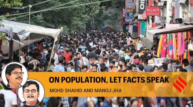 Shoppers at Delhi's Sarojini Nagar market (Express photo/Abhinav Saha)