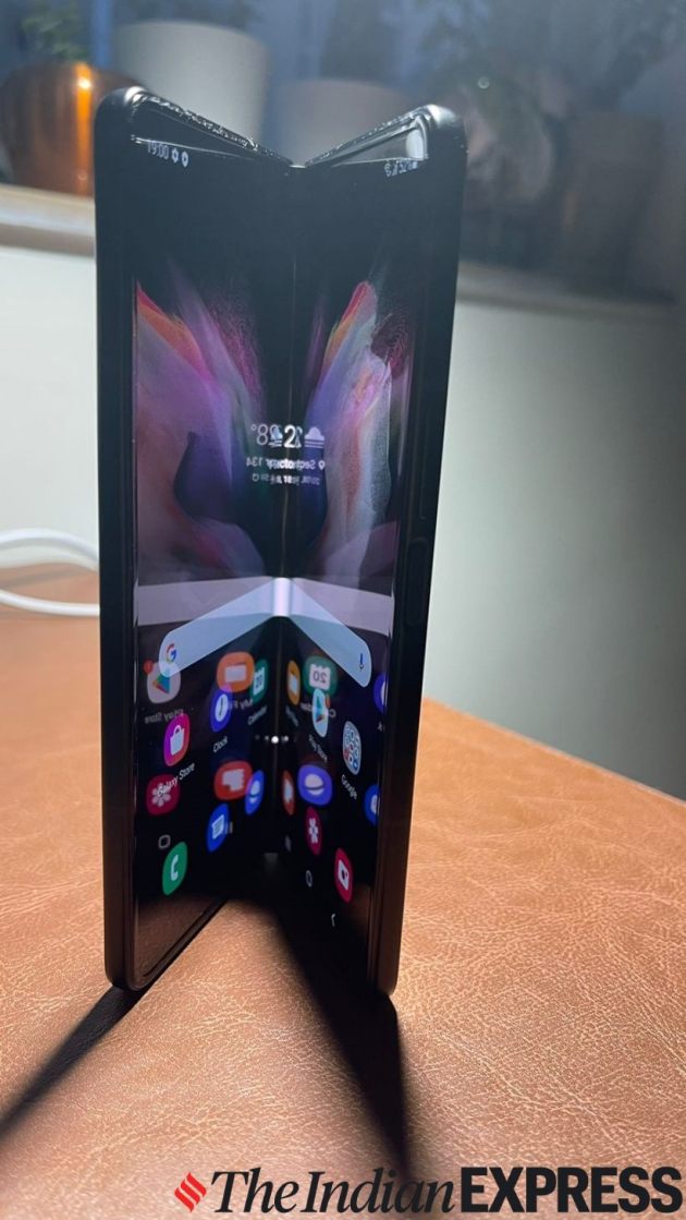 samsung, Samsung Galaxy Z Fold 3 preview, Samsung Galaxy Z Fold 3 first look, Samsung Galaxy Z Fold 3 hands on, Samsung Galaxy Z Fold 3 specifications, Samsung Galaxy Z Fold 3 price, Samsung Galaxy Z Fold 3 design, samsung galaxy z fold 3, samsung galaxy z fold 3 5G , Indian express news