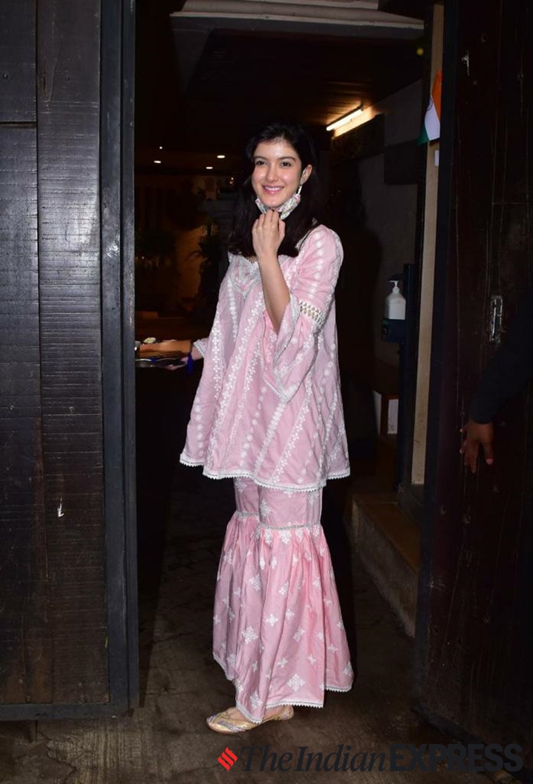 Shanaya Kapoor's ruffled pink dress is the perfect outfit for date