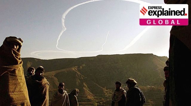 Contrails show an American B-52’s route back to Tora Bora to strike at al-Qaida hideouts on Dec. 12, 2001, after Afghan elders’ ceaseifire talks with Taliban forces collapsed.(Stephen Crowley/The New York Times)
