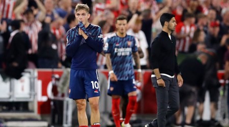 Arsenal manager Mikel Arteta and Emile Smith Rowe look dejected after the match (Source: Reuters)