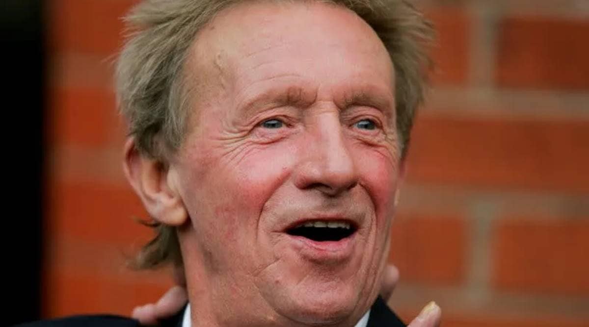 Man Utd great Denis Law diagnosed with Alzheimer's ...