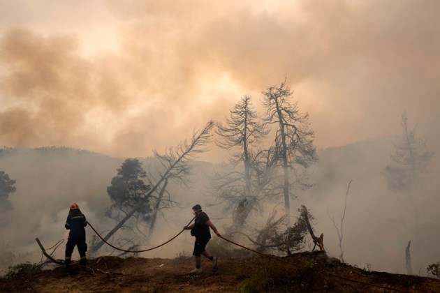 greece wildfire photos, greece wildfires, greece forest fire photos, greece forest fires, greece heat wave, greece heat wave photos, evia island fire photos, evia island wildfire photos, evia island forest fire, wildfire rescue greece, wildfire rescue evia, greece photos