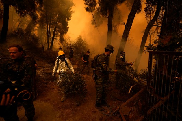 greece wildfire photos, greece wildfires, greece forest fire photos, greece forest fires, greece heat wave, greece heat wave photos, evia island fire photos, evia island wildfire photos, evia island forest fire, wildfire rescue greece, wildfire rescue evia, greece photos