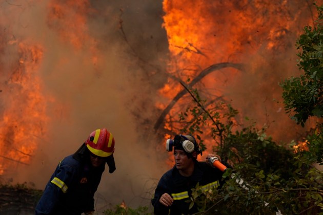 greece wildfire photos, greece wildfires, greece forest fire photos, greece forest fires, greece heat wave, greece heat wave photos, evia island fire photos, evia island wildfire photos, evia island forest fire, wildfire rescue greece, wildfire rescue evia, greece photos