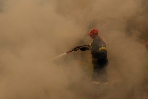 greece wildfire photos, greece wildfires, greece forest fire photos, greece forest fires, greece heat wave, greece heat wave photos, evia island fire photos, evia island wildfire photos, evia island forest fire, wildfire rescue greece, wildfire rescue evia, greece photos