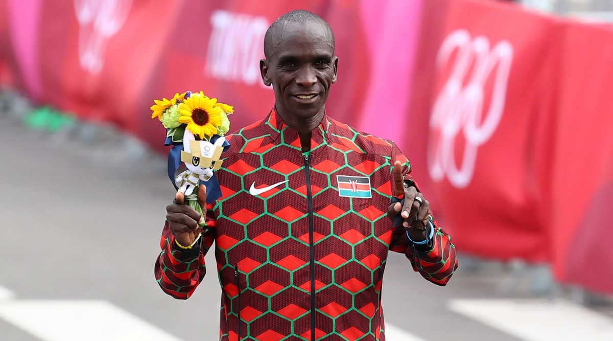 Tokyo 2020: Eliud Kipchoge dominates, defends Olympic ...