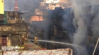 bagri market fire kolkata