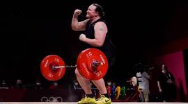 laura hubbard, laura hubbard transgender athlete, laura hubbard transgender weightlifter, laura hubbard tokyo olympics, laura hubbard social media trolling