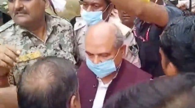 When Narendra Singh Tomar visited the flood-victims, people were heard saying that he had come too late. (Photo: Videograb/ ANI)