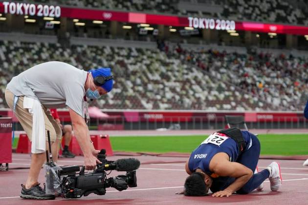 Neeraj Chopra, Neeraj Chopra gold medal, Neeraj Chopra Tokyo Olympics, Neeraj Chopra olympics best throw, Neeraj Chopra medal ceremony