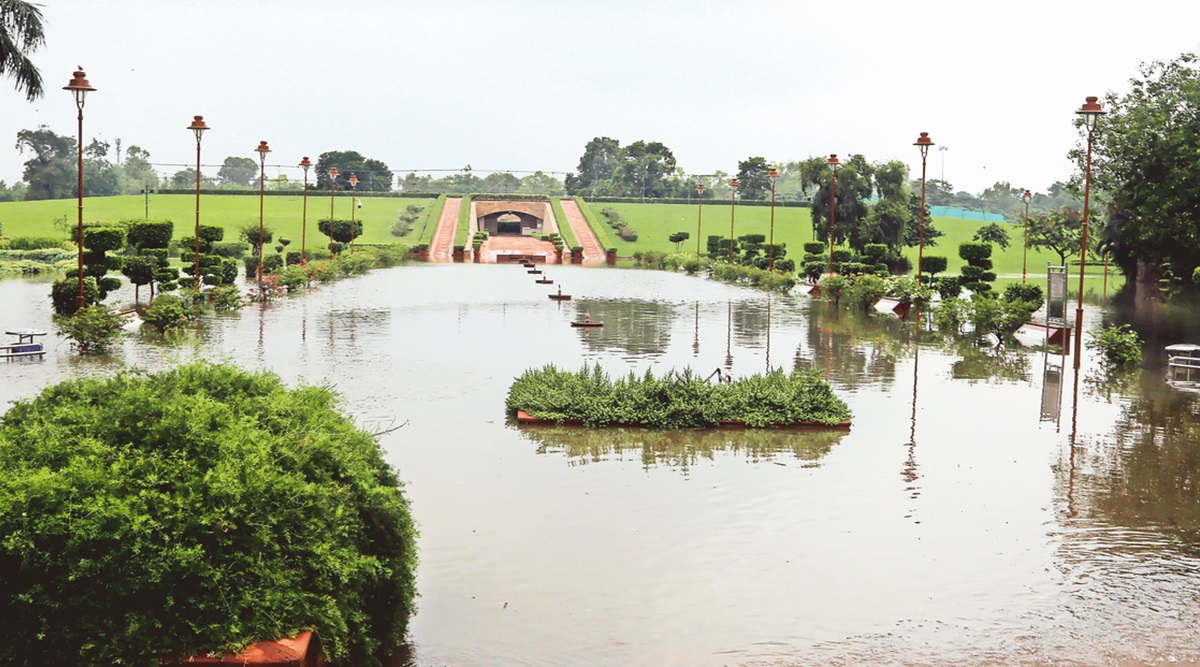 Delhi: After waterlogging brings city to halt, CM Kejriwal holds meeting to assess drainage master plan