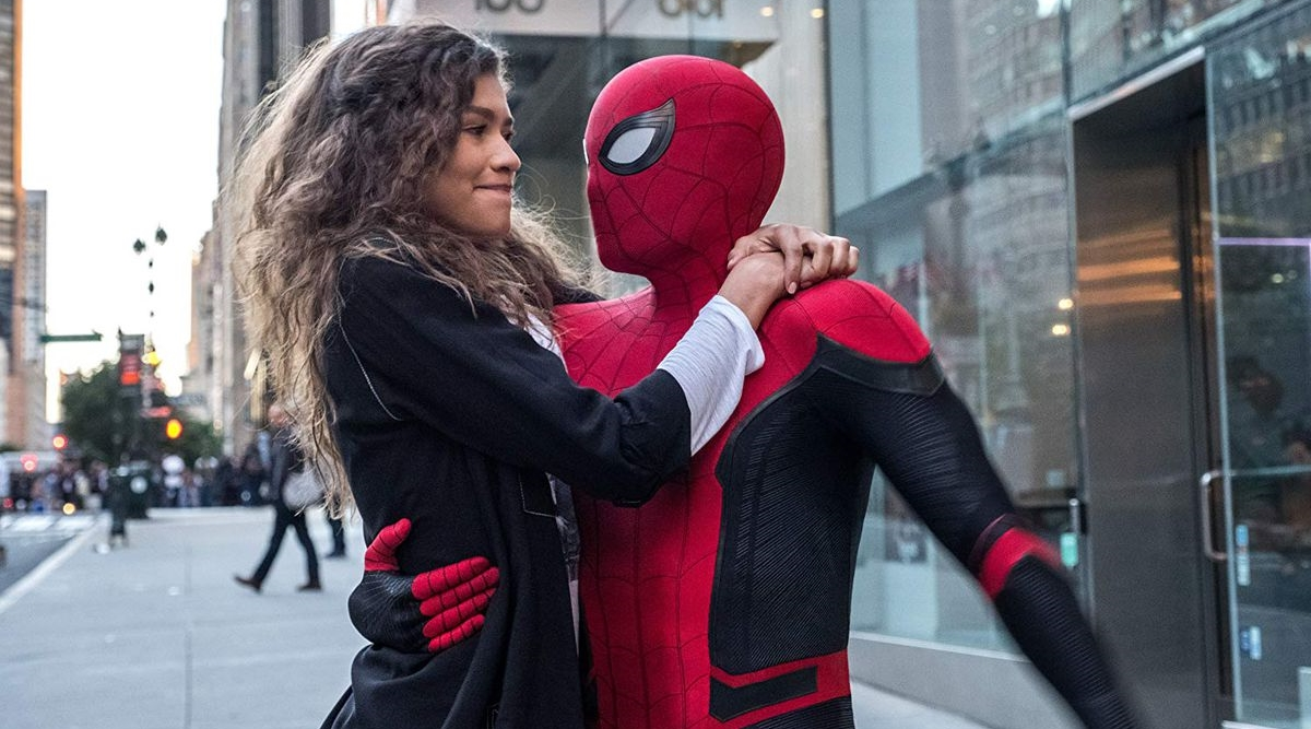Spider Man No Way Home Tom Holland Hides His Face As He S Spotted With Zendaya On Sets See Pics Entertainment News The Indian Express [ 667 x 1200 Pixel ]