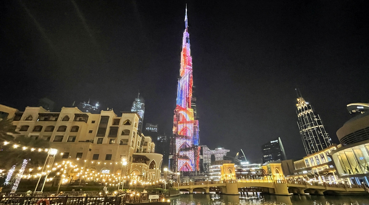 Setelah tertunda satu tahun, Dubai memulai Expo 2020 dengan upacara pembukaan bertabur bintang