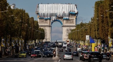 Arc de Triomphe monument, artist Christo