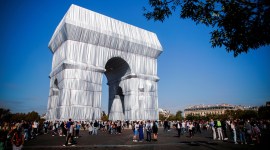 Arc de Triomphe, Arc de Triomphe art installation, Arc de Triomphe art installation Paris