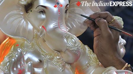 Ganesh Chaturthi pictures, Ganesh Chaturthi shopping, Ganesh Chaturthi shopping, Ganesh Chaturthi festival, Ganesha, Ganesh idols, Ganesh idol painting