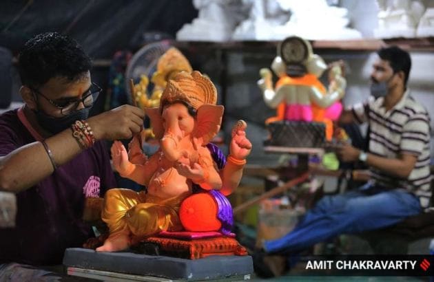 Ganesh Chaturthi pictures, Ganesh Chaturthi shopping, Ganesh Chaturthi shopping, Ganesh Chaturthi festival, Ganesha, Ganesh idols, Ganesh idol painting