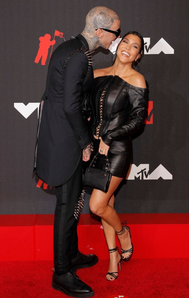 Kourtney Kardashian, Kourtney Kardashian Travis Barker, Kourtney Kardashian VMA awards